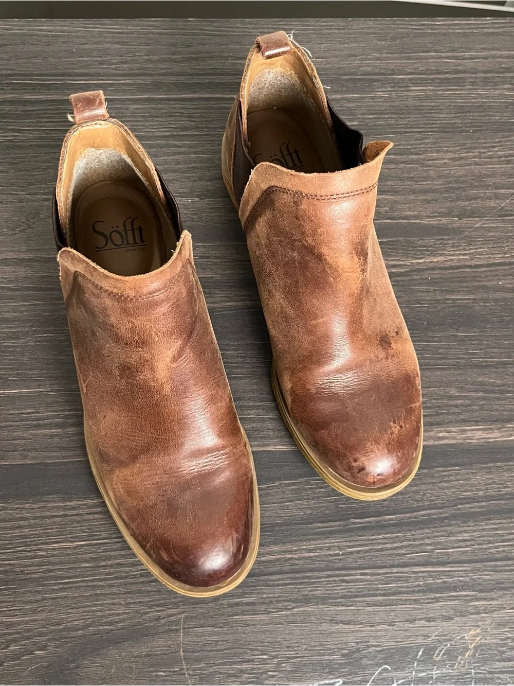 Sofft Bryanne brown leather Chelsea boots lowcut collar & stacked heel 7M